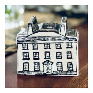 Molly Hatch •VINTAGE•TOWN SQUARE SCULPTURE